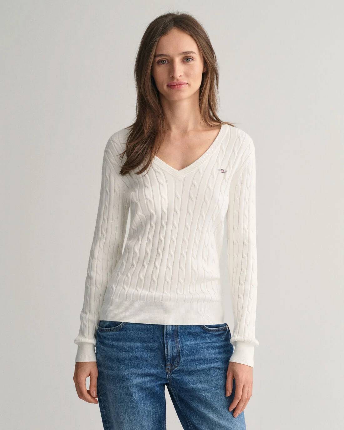 Pull col V contrastant en laine d'agneau ultrafine