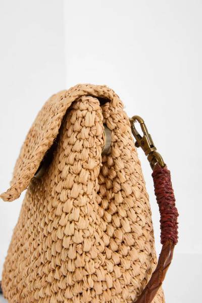 Le Mini-sac ZAZ IBELIV en raphia naturel est disponible chez Joséphine by Urban Chic à Dieppe