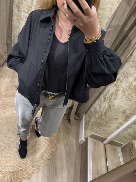 Veste Laurette Parajumpers entre fonctionnalité et style, venez la découvrir chez Joséphine by Urban Chic à Dieppe en Seine maritime