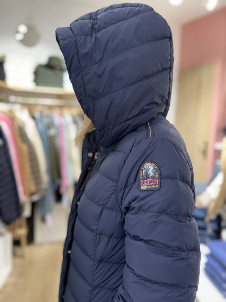 La doudoune Parajumpers Omega Navy à Dieppe – Disponible chez Joséphine by Urban Chic