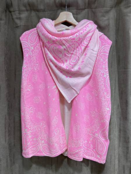 Écharpes Elia d'Adoré Paris – disponibles chez Joséphine by Urban Chic à Dieppe
