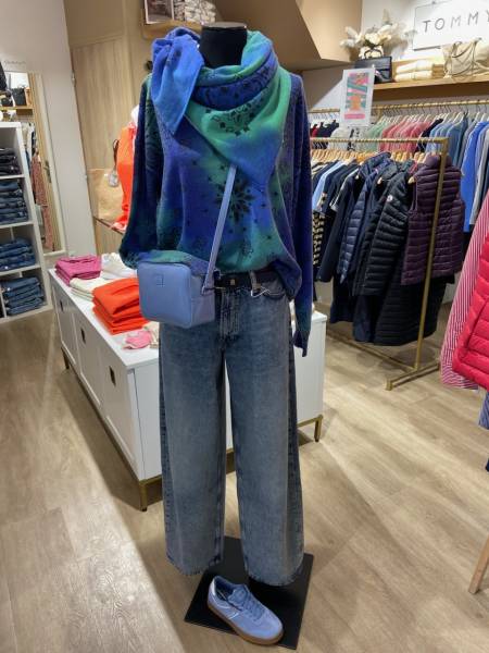 Écharpes Elia d'Adoré Paris disponibles chez Joséphine by Urban Chic à Dieppe 76 en Normandie
