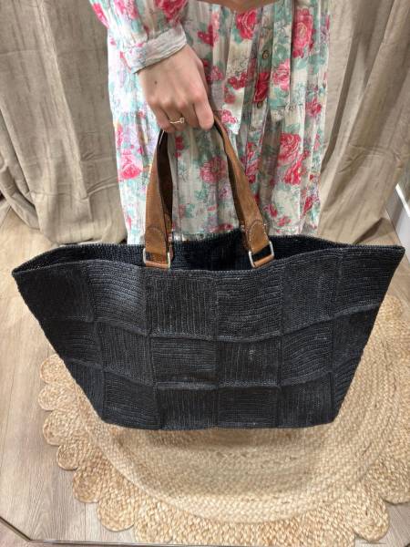 Sac cabas oversize MIRAY IBELIV noir– disponible chez Joséphine by Urban Chic à Dieppe