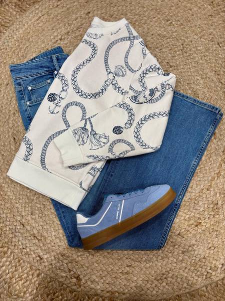 Sweat GANT Sailing de la collection summer 2025 à Dieppe disponible dans votre boutique Joséphine by Urban Chic