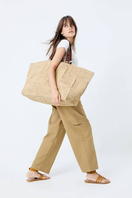 Notre zone d'activité pour ce service Magasin de vêtement de marque sportwear pour femme avec un large choix de pièces casual et élégantes
