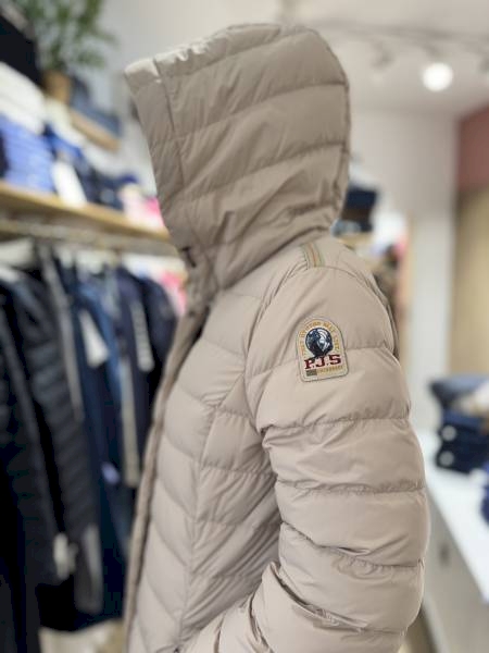 Notre zone d'activité pour ce service Acheter une doudoune de la marque parajumper disponible chez Joséphine by Urban Chic