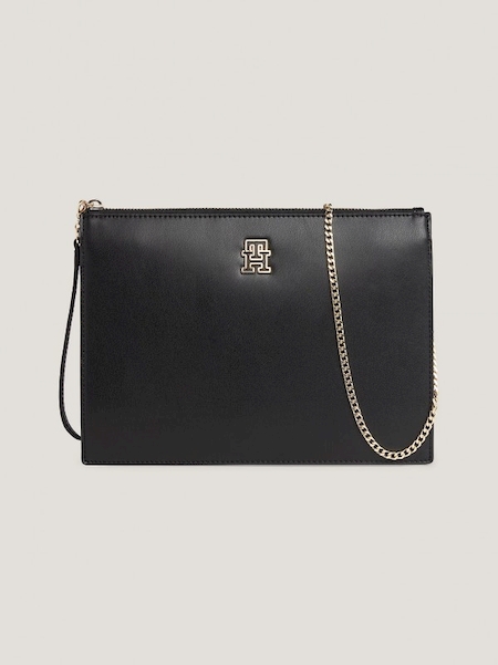 Notre zone d'activité pour ce service Boutique de prêt à porter casual chic femme avec vêtements et accessoires pour un look élégant en toute saison